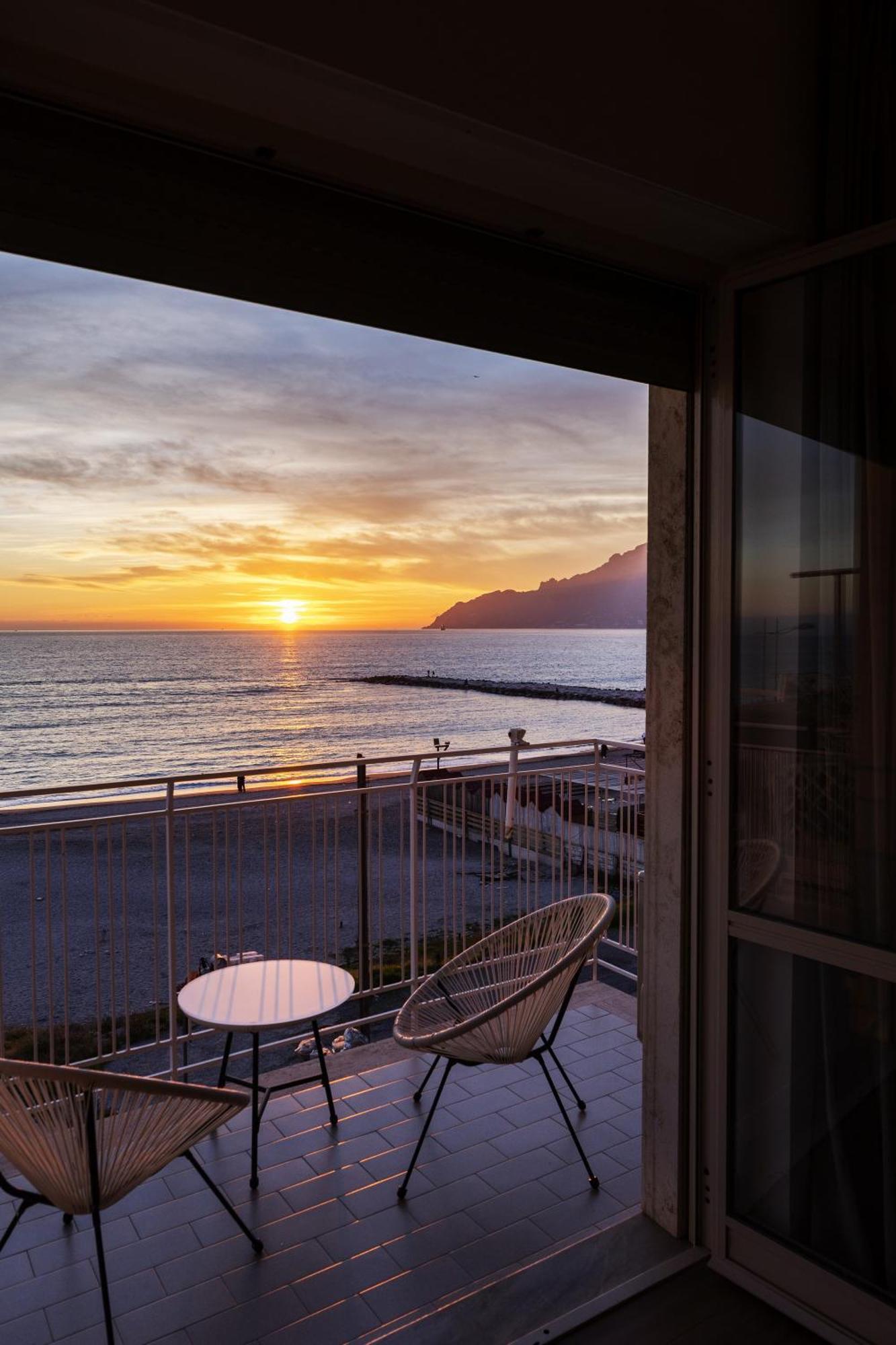 Cas' A Mare - Beachfront Luxury Suites Салерно Екстер'єр фото