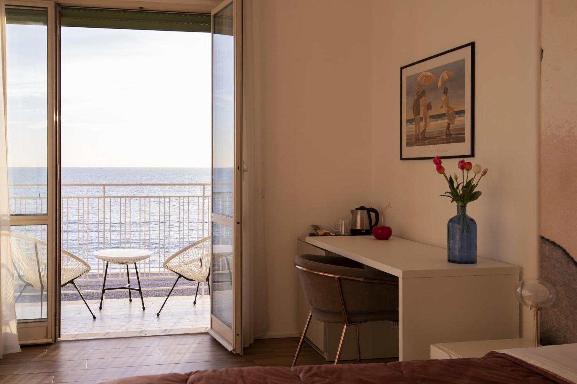 Cas' A Mare - Beachfront Luxury Suites Салерно Екстер'єр фото