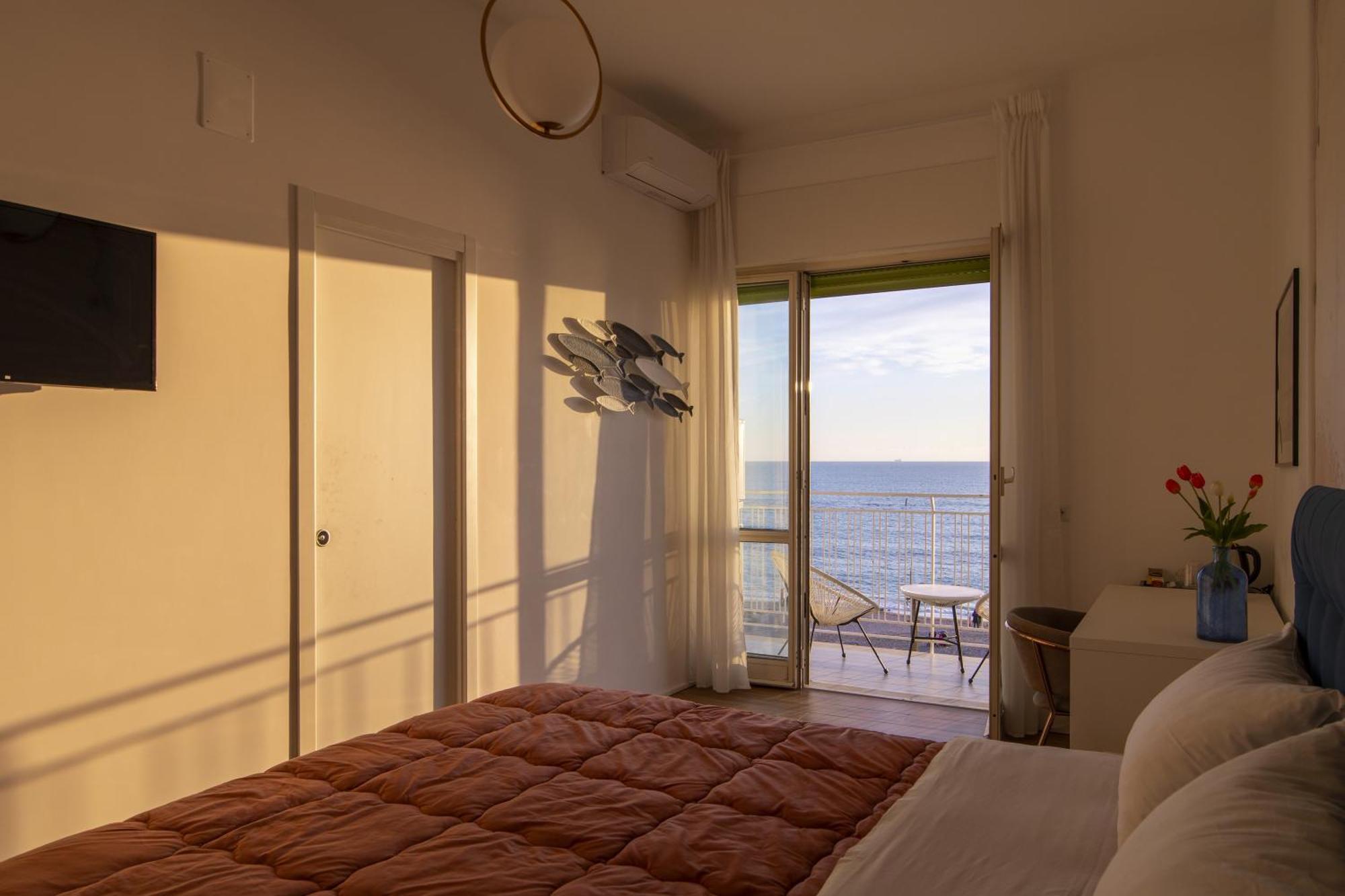 Cas' A Mare - Beachfront Luxury Suites Салерно Екстер'єр фото